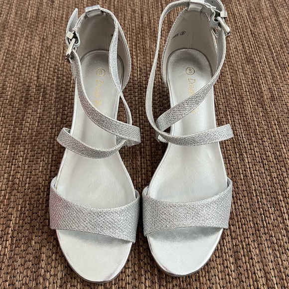Dream Pairs silver wedge NEW - Picture 1 of 5